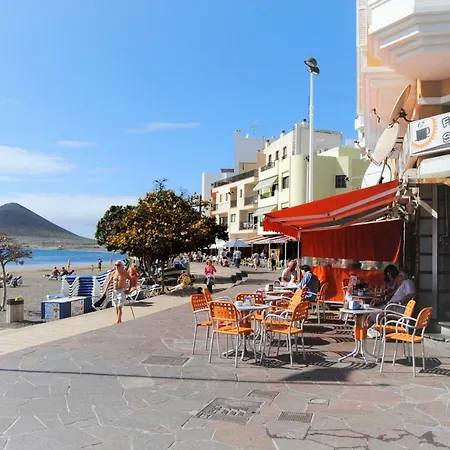 Bonito Apartamento De Dos Dormitorios En La Playa La Tejita